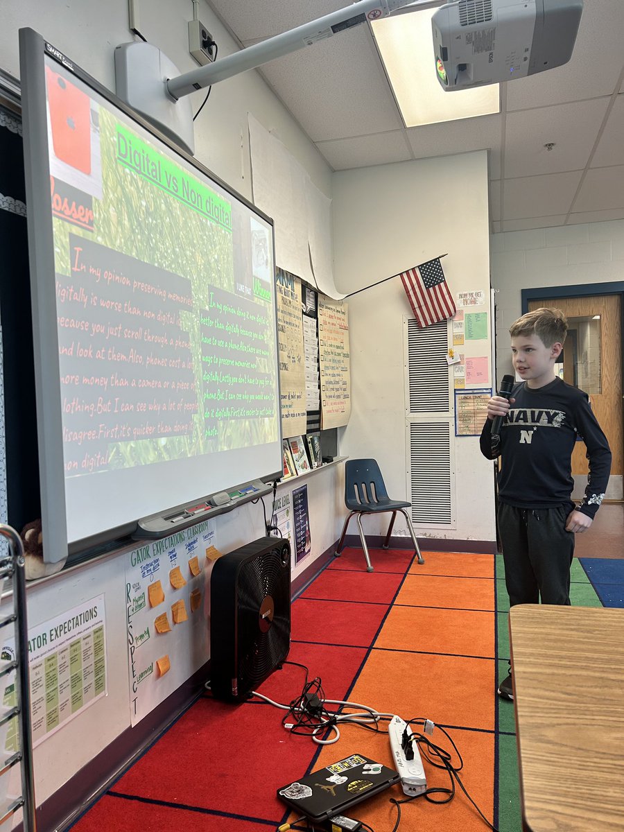 DES3rdGrade's tweet photo. William &amp; Mary in action! 📚 @DESAACPS @alpsaacps https://t.co/l65fUhXnqm