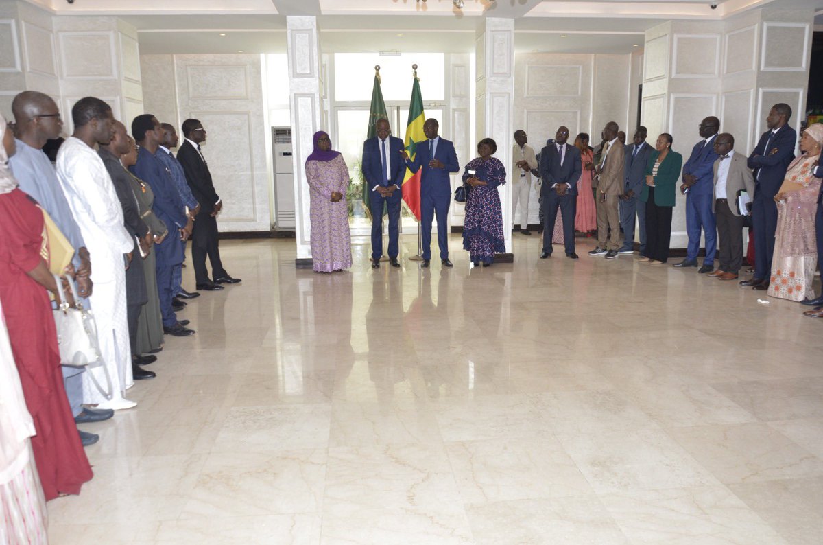 miaae_senegal's tweet photo. 📢 Cérémonie de passation de service ce jeudi 14 Mars 2024 au Ministère des Affaires Étrangères et des Sénégalais de l’Extérieur entre le Maese sortant, Monsieur @FallIsmaila et le nouveau Maese Son Excellence Monsieur @ndiayemankeur
#Maese #senegal #diplomatie
📷 https://t.co/hH6KG8LfU2