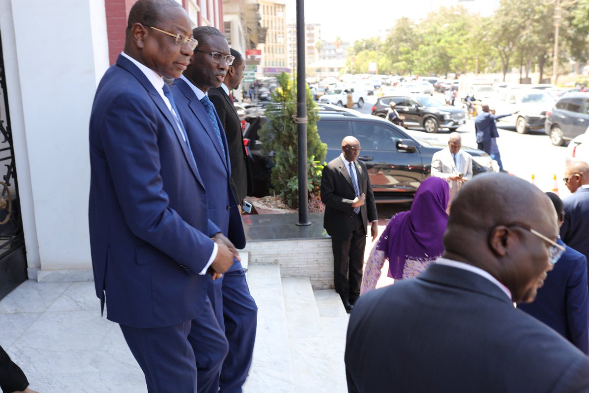 miaae_senegal's tweet photo. 📢 Cérémonie de passation de service ce jeudi 14 Mars 2024 au Ministère des Affaires Étrangères et des Sénégalais de l’Extérieur entre le Maese sortant, Monsieur @FallIsmaila et le nouveau Maese Son Excellence Monsieur @ndiayemankeur
#Maese #senegal #diplomatie
📷 https://t.co/hH6KG8LfU2