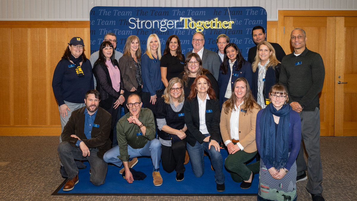 Fernanda__Pires's tweet photo. Us! All of us and our Michigan News crew. 💛💙
#umich #news #teamcomm #GoBlue #lovemyjob https://t.co/XaDNf8jLkQ