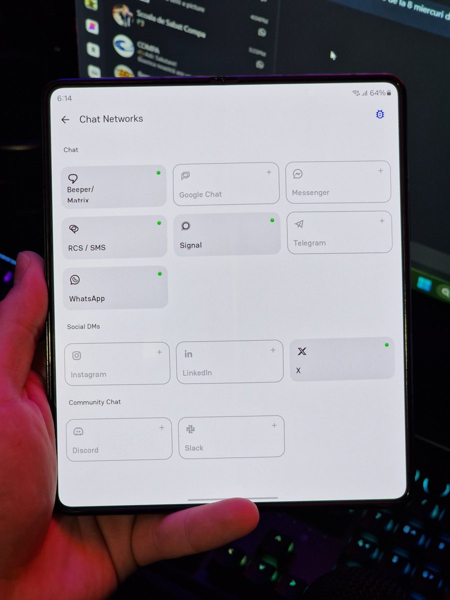 Beeper is back baby! 📟
Minus the iMessage, but that's no problem.

Beeper's latest Android app got a complete redesign, including support for Foldables 👀

I'm going to use Beeper as my main messaging app for an entire week and will share my thoughts on it. 😉
