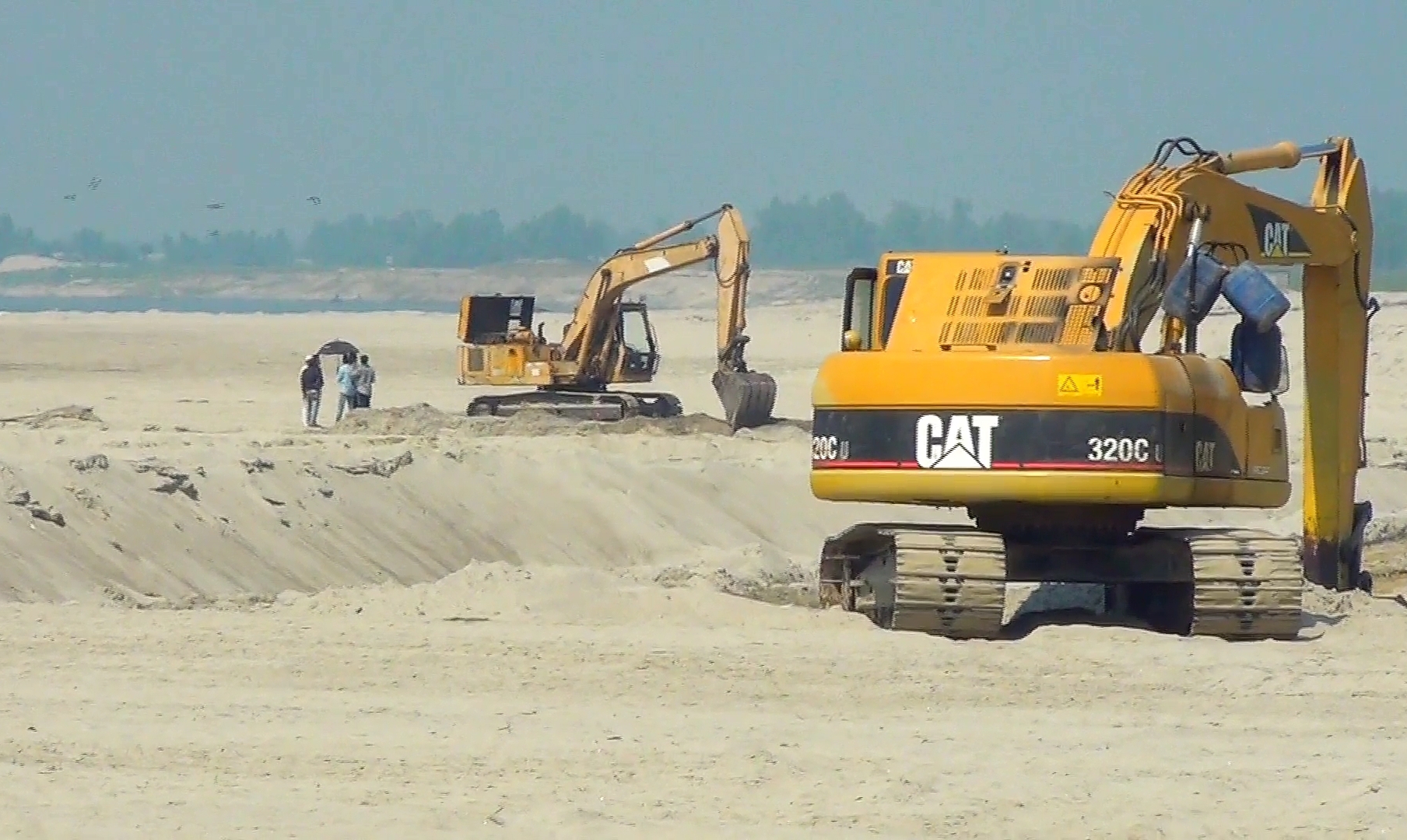 ভূঞাপুরে প্রশাসনকে বৃদ্ধাঙ্গুল দেখিয়ে বালু উত্তোলনের মহোৎসব!