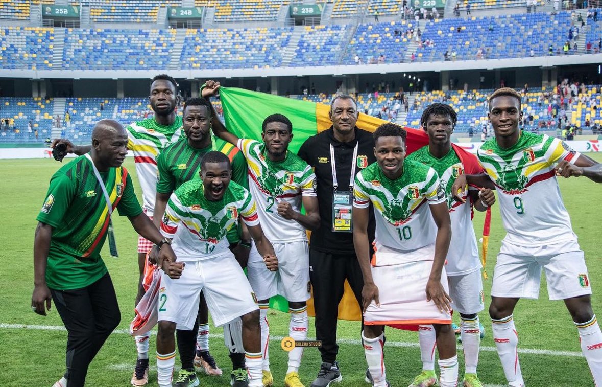 🚨 Eric Chelle annoncera sa liste de joueurs qui iront affronter la Mauritanie et le Nigeria au Maroc ce samedi ! 

Coach Conty devrait par la même occasion dévoiler sa liste de joueurs U23 qui affronteront le Japon 🇯🇵 

📸 Kokem Shoot
<a href="/golcha_studio/">Golcha Studio</a>