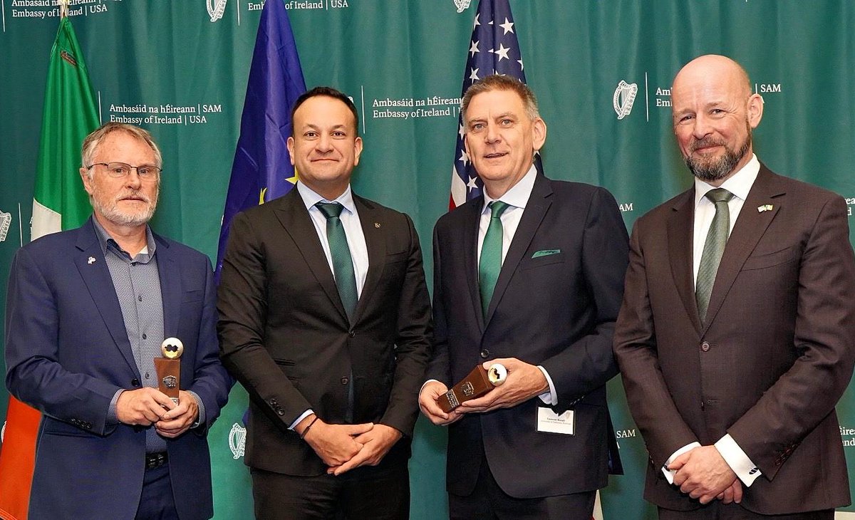 At a celebratory event in Washington DC, Taoiseach @LeoVaradkar @merrionstreet today awarded the SFI St. Patrick’s Day Science Medal, to Dr Eamonn Keogh, Distinguished Professor of Computer Science, @UCRiverside , and Mr John Hartnett @cjhartnett , CEO of @SVG_Ventures.