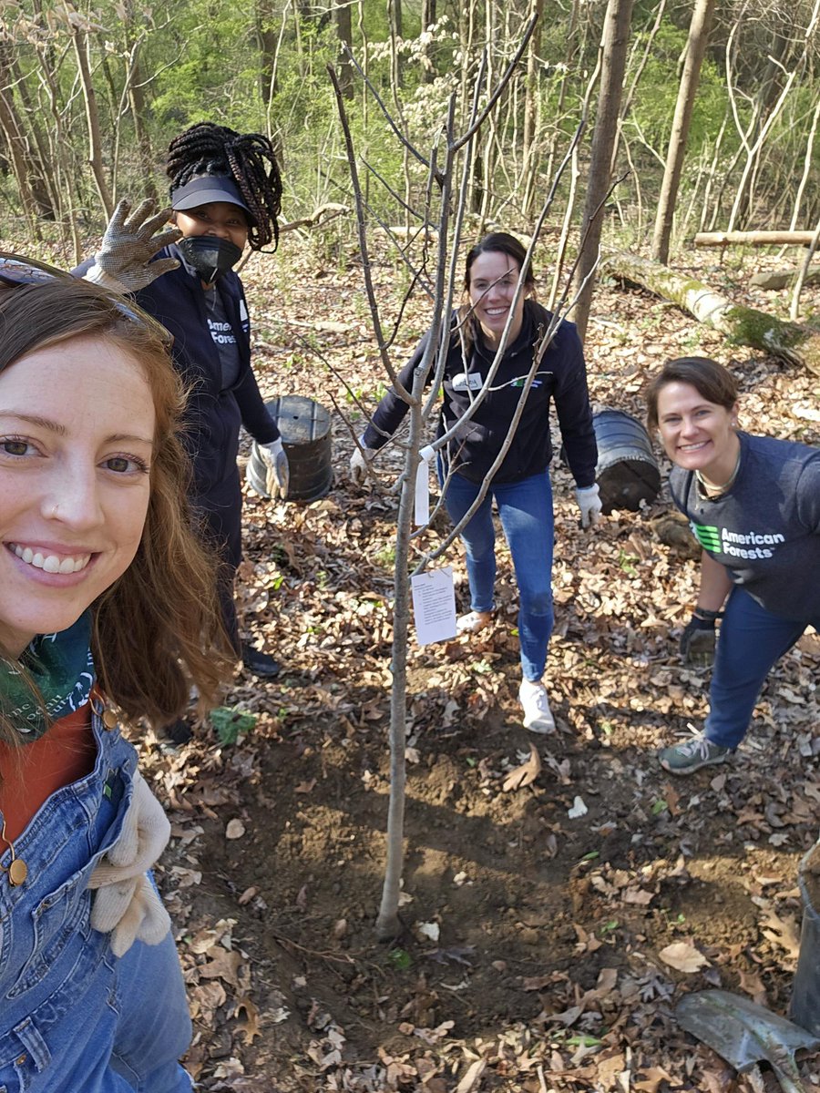Hello from the Chattahoochee! 👋 🌳 Today we're planting trees along the Chattahoochee River with our friends at @TreesAtlanta, @tpl_org and @Travelers!