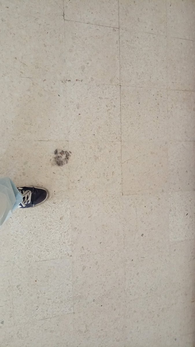 Compañeros nos hacen llegar más imágenes del centro hoy mismo. Cada día que pasa es un día más que <a href="/AndaluciaJunta/">Junta de Andalucía</a> permite que un emblema académico de la ciudad de Málaga como es nuestro centro de asco.