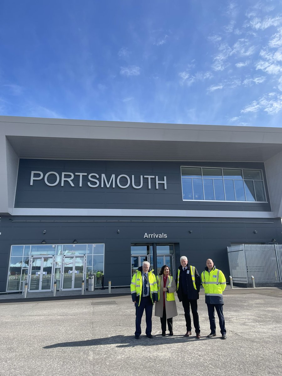 Great visit from Maritime minister @Byron_Davies who showed his marine prowess steering our pilot boat, & toured the port with @geraldvjuk @mikesellersPIP and @portsmouthtoday CX Natalie Brahma-Pearl to discuss sustainable ambitions and the port’s future