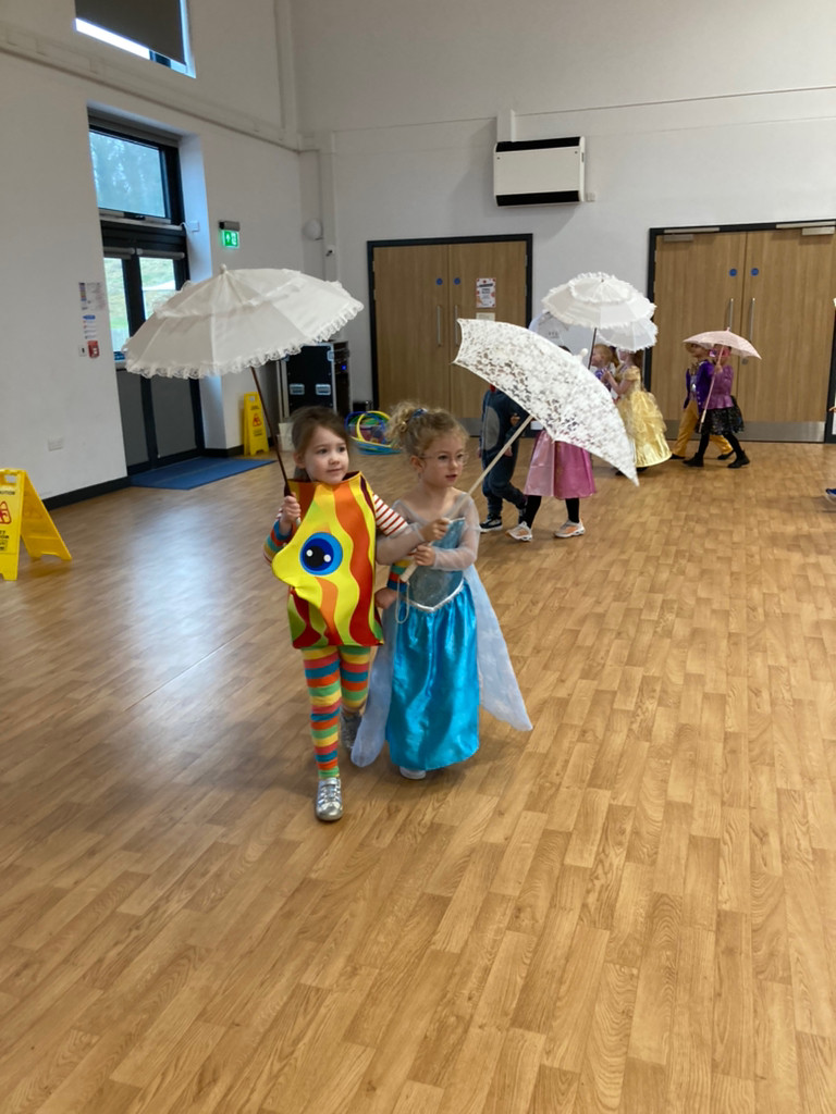 Last Thursday EYFS had a visit from Partake (seaside Steve). We were given the experience to understand all about Edwardian holidays, we got to try on outfits and pretend to be at the seaside in the past.