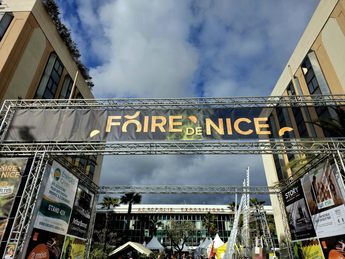 cd_land's tweet photo. Depuis bientôt 28 ans que j'habite à Nice, c'est la première fois que je visitais la #FoiredeNice au Palais des Expositions. Un peu déçue qd je compare à la Foire expo de Limoges (je ne parle même pas de celle de Paris ! ). En plus de se faire alpaguer tous les 5m, tout est cher. https://t.co/HQg5lIXJ4N
