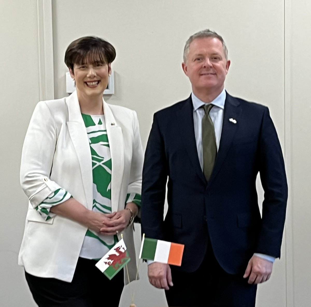 NormaFoleyTD1's tweet photo. Delighted to meet Welsh First Minister Mark Drakeford, the Welsh Education Minister Jeremy Miles and the members of Ciorcal Comhrá, a new Irish language group in Cardiff. @MarkDrakeford @Addysg_Cymraeg #StPatricksDay2024 ☘️ https://t.co/BTnR600hGt
