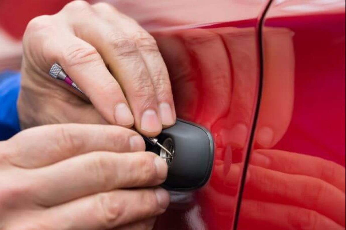 lockrightuk's tweet image. AS Locksmiths are local, independent and  professionally trained  offering emergency entry, lock repairs and replacement, emergency vehicle entry, car key reprogramming and more aslocksmiths.uk  #LockRepairs #LockReplacement #VehicleEntry  #EmergencyLocksmith