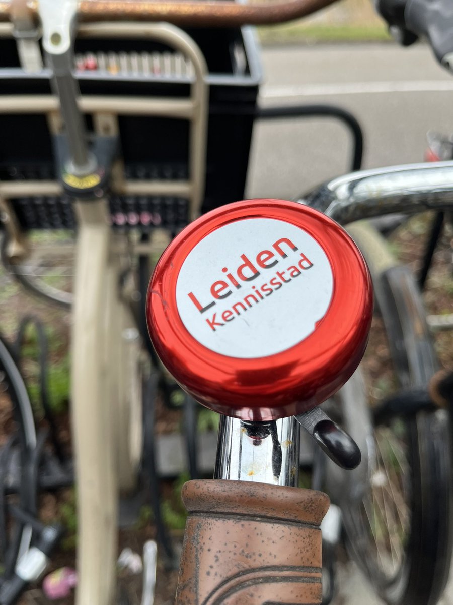 Die rode bel van @Kennisstad071 werkt heel goed om mijn fiets weer terug te vinden..