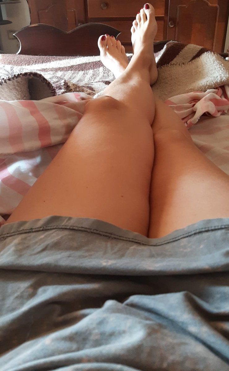 cleopatra2285's tweet photo. Aburridita... Activo dm... Sean originales, eso de que hermosa, que reina, bebé, diosa, me tenés loco, me encantas... Ya es obsoleto https://t.co/eWGeb1wugv