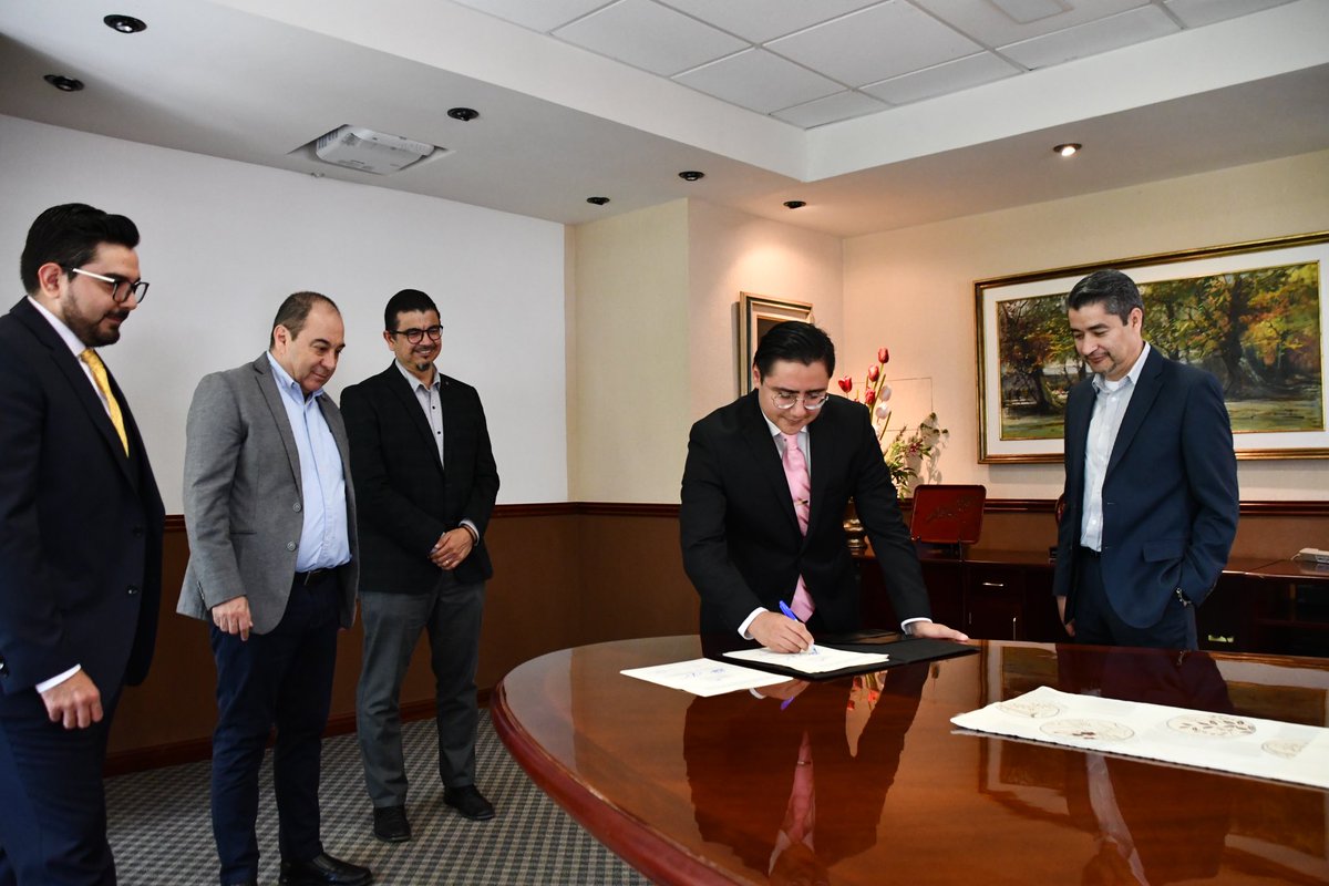 abscoutmx's tweet photo. Celebrating our first anniversary, #ABScout is proud to represent the interests of the 42 institutions that integrate the #LaSalle México Norte network. #IndivisaManent #Education https://t.co/RIkt80HGyM