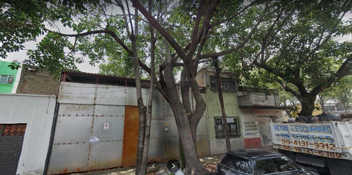 Este es el inmueble de Elena 58 Nativitas #BenitoJuarez invadido bajo la protección de <a href="/BlindarBJ/">Blindar BJ 360</a> desde el
Gobierno de <a href="/STaboadaMx/">Santiago Taboada</a> #MafiadelDespojo tiene propietarios legítimos,en este momento la <a href="/BJAlcaldia/">Alcaldía de Benito Juárez</a> está talando los árboles pretenden iniciar una nueva construcción ilegal