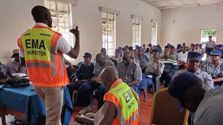 EMA held capacity building workshops for ZRP officers in Gweru, Mvuma, Kwekwe and Gokwe. The workshops were meant to capacitate the officers on Environmental legislation with an emphasis on waste management, hazardous substances and water pollution. @ChigonaEma @SteadyKangata