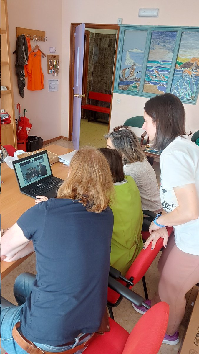 CEIP LOS DOCE LINAJES tweet media