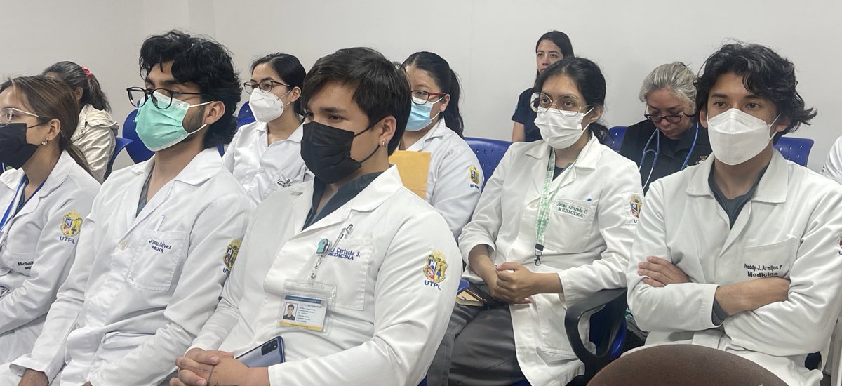 HIAyoraLoja's tweet photo. #ElNuevoEcuador| En el #DíaMundialDelRiñón el servicio de Hemodiálisis del @HIAyoraLoja desarrolla un simposio dirigido al personal hospitalario, el objetivo conocer los cuidados y tratamiento que reciben los pacientes, así como, las medidas preventivas para evitar la enfermedad. https://t.co/kbFurDs16K