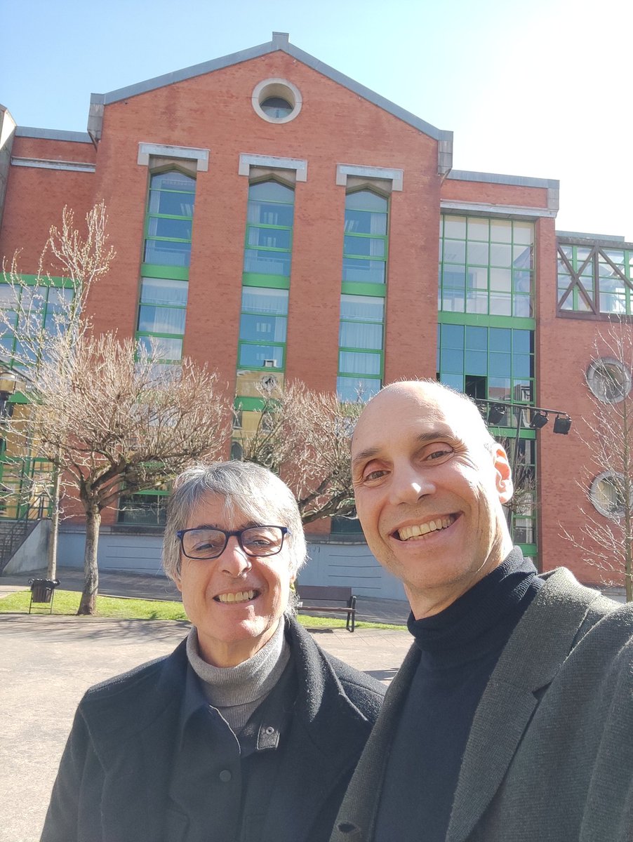 With Jônatas Manzolli, who gave a fantastic lecture at the University of Oviedo today! He presented his research and creations on music composition, new technologies, and cognitive models. 
Learning is always a greate experience!
#music #technology #learning #newmusic