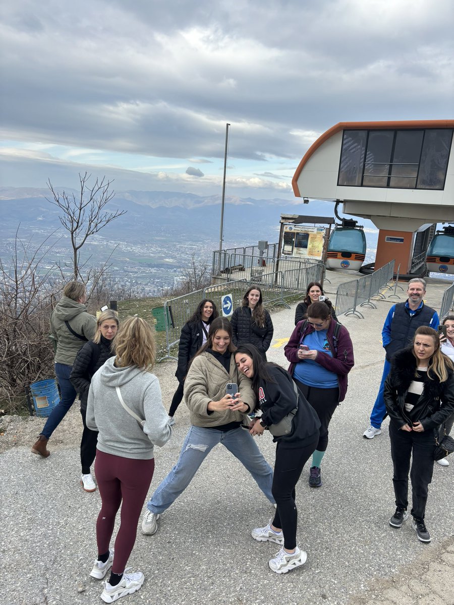 Day 6 in Macedonia took  <a href="/TUVolleyballTX/">TUVB🐯🏐</a> to <a href="/FONUniversity/">FON University</a> for a presentation about #SportManagement &amp; chat w/ President <a href="/sefercanoski/">sefer canoski</a>. Next stop was the <a href="/NOC_Macedonia/">MKD_Olympics</a> Sporting Center. And what an ending with a cable car ride to see the Millennium Cross on Mount Vodno. 🇲🇰🏐🏐🇺🇸