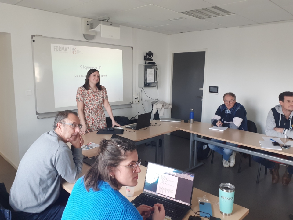 J’ai eu le plaisir, mardi 12 mars, d’ouvrir, la 1ère session de formation sur lutte contre Violences Sexuelles et Sexistes dédiée aux ambassadeurs des Ligues &amp;Comités régionaux dans le cadre du Plan d'Action Régional du Mvt Sportif Nouvelle-Aquitaine <a href="/FranceOlympique/">FranceOlympique</a> <a href="/bbarbusse/">Béatrice Barbusse</a>