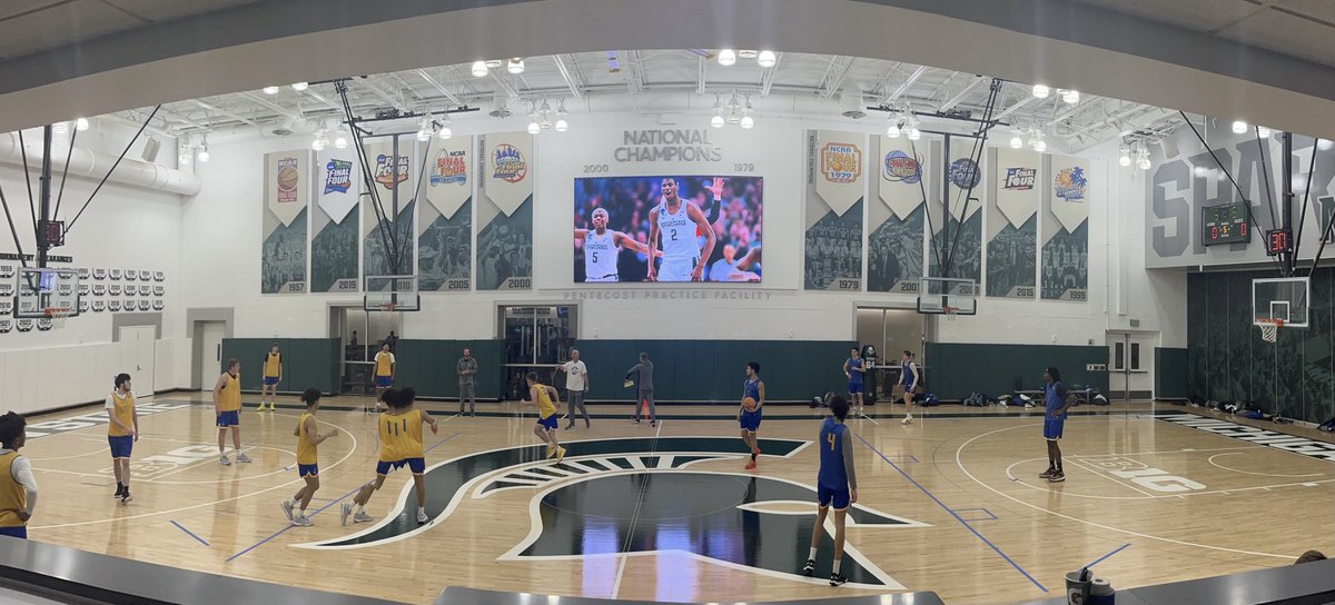 torylindley's tweet photo. Special thanks to ⁦@MSU_Basketball⁩ for allowing ⁦@LakeStateMBB⁩ shades of blue and gold between the hallowed walls of this world class practice facility!  ⁦@NCAADII⁩ ⁦@LSSUathletics⁩ ⁦@GLIACsports⁩ #marchmadness https://t.co/yuy0ubDn8I
