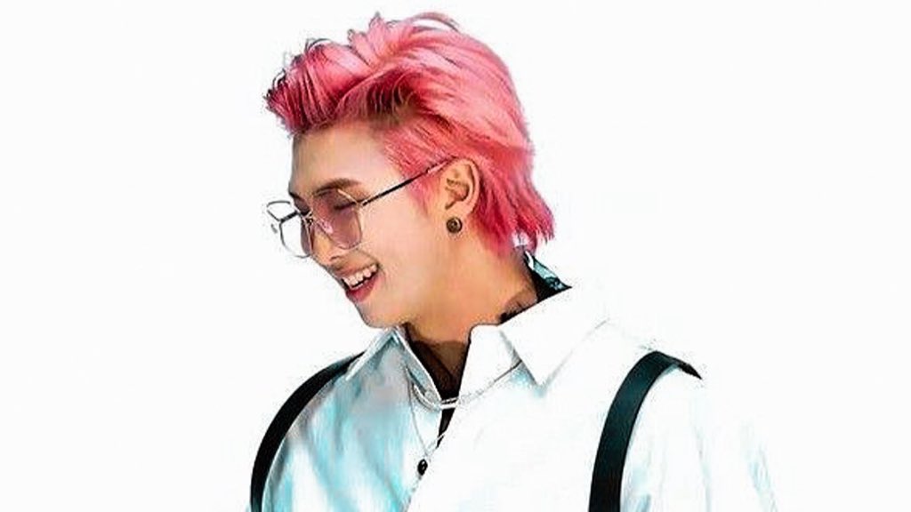 EB0YRM's tweet photo. can we talk about how fine this namjoon https://t.co/XZ0lheAu2C