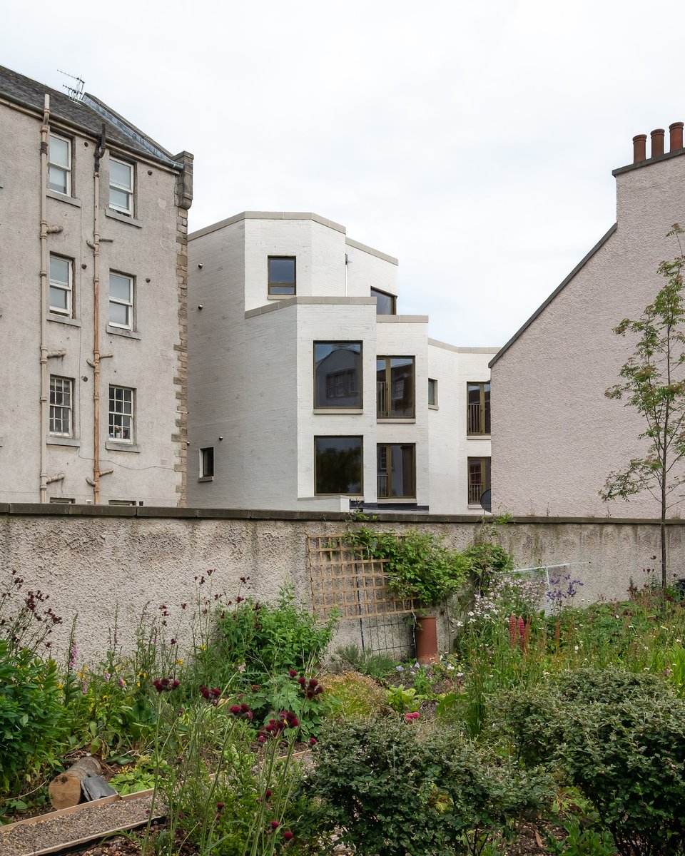 📣 #RIASAwards2024 Shortlist | Simon Square - @F_L_Architects Simon Square unlocks a constrained site in #Edinburgh with a contemporary take on a traditional tenement, & marks the first commercial developer-led, CLT residential development in #Scotland. bit.ly/48ufHps