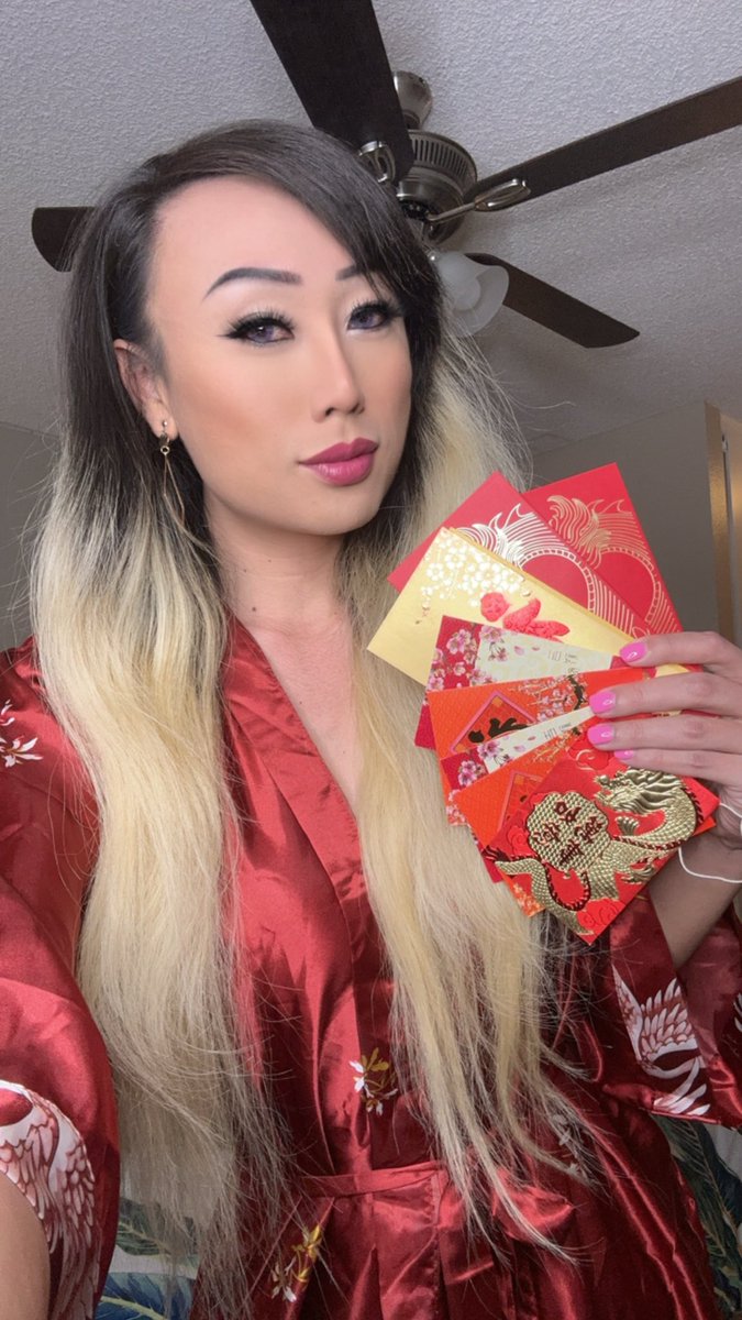 Feeling lucky this year☺️ so I’m spreading some luck to my fans. For the rest of the month, my fans can sign up to my Onlyfans.com/venuslux free 😘