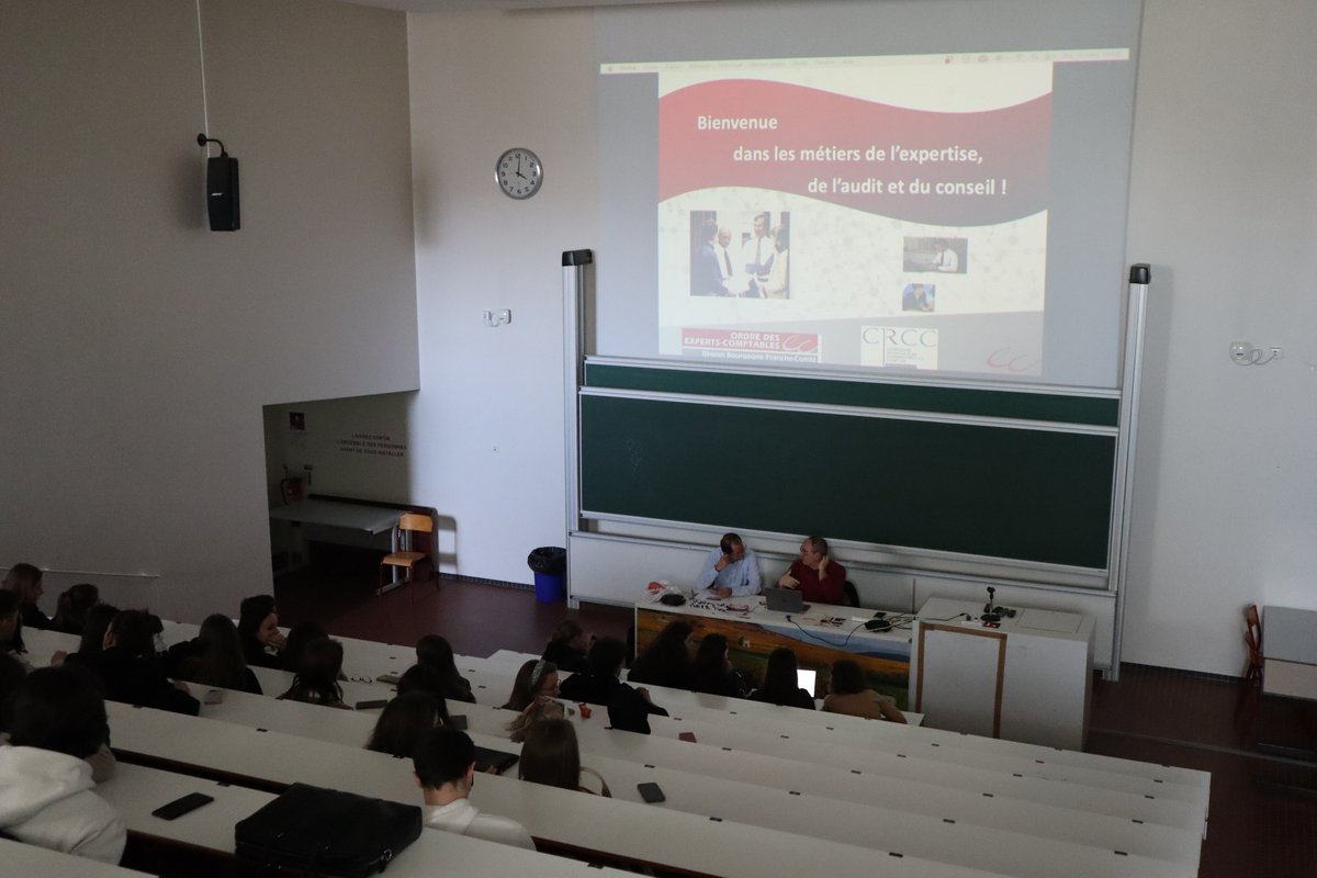 Les étudiants de Licence 2 et 3 Gestion et de Master 1 #Comptabilité, #Contrôle, #Audit assistent aujourd'hui à une présentation des métiers de l'expertise-comptable et de l'audit animée par Eric Corret, Président de l'Ordre des Experts Comptables Bourgogne Franche-Comté.