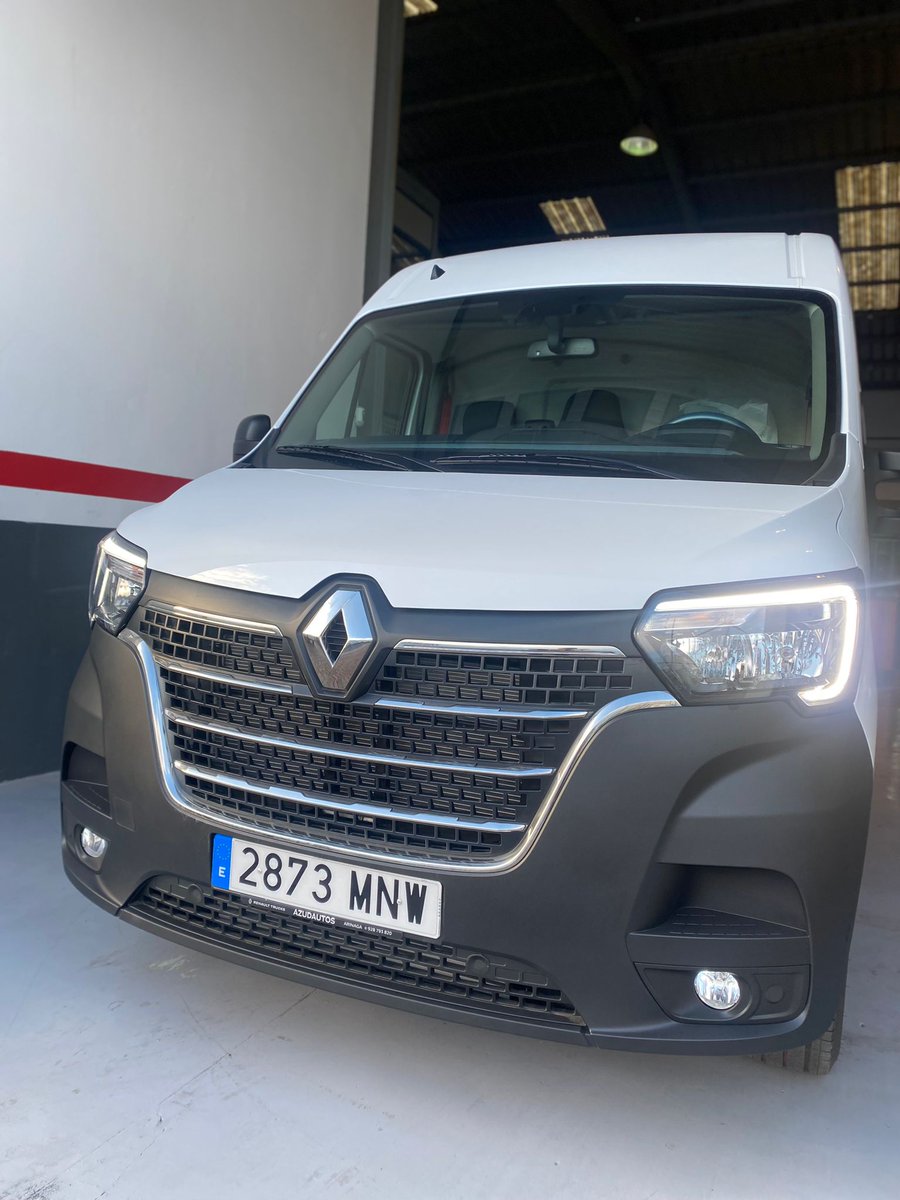 azudautos's tweet photo. Nueva entrega🆕

Celebramos la entrega de esta @renaulttruckses modelo RENAULT MASTER RED - VAN FWD 3T5 E6 - L2H2, un vehículo diseñado con una potencia de 150CV, con un bajo nivel de emisiones y características a bordo de confort. https://t.co/JwR0RU2zpI