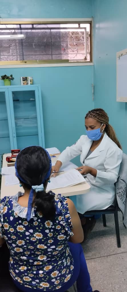 Trabajo en Sala de Rehabilitación Integral, CDI Pinto Salinas 1, parroquia El Recreo. @Cubacooperaven @DcMedica