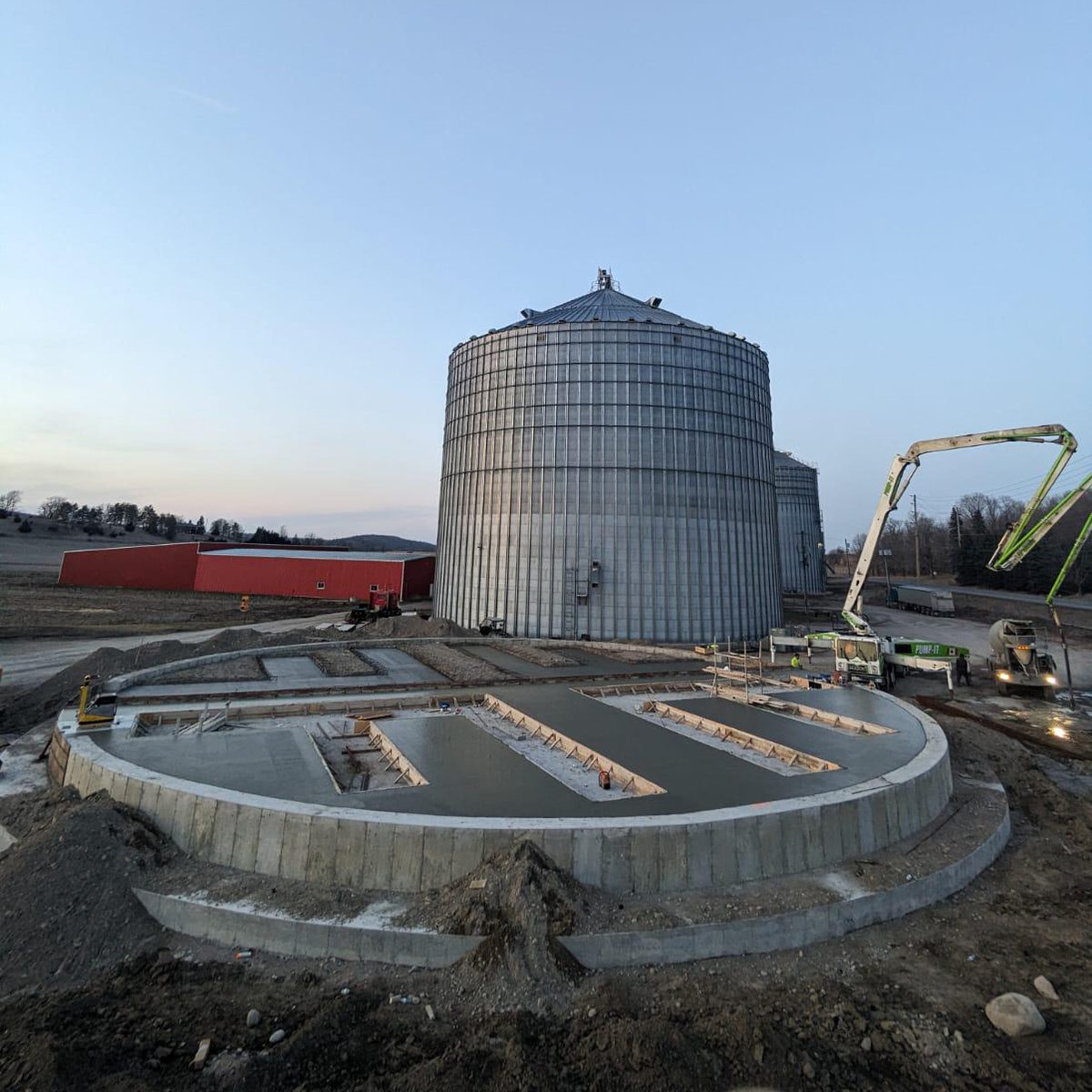 HorstSystems's tweet photo. It's been a beautiful stretch of days. First time in company history we've been able to pour a 105' bin pad by the middle of March! Let's keep it going!
#ontag #marchbreak #itsspring https://t.co/sLNWYqYd3Z