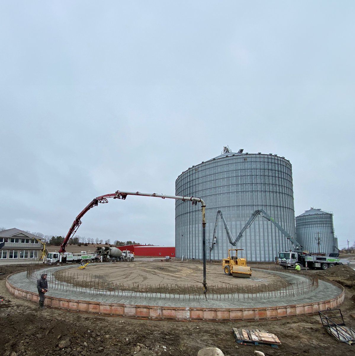 HorstSystems's tweet photo. It's been a beautiful stretch of days. First time in company history we've been able to pour a 105' bin pad by the middle of March! Let's keep it going!
#ontag #marchbreak #itsspring https://t.co/sLNWYqYd3Z