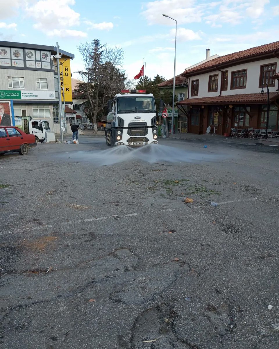 huyukbld's tweet photo. Tevazu samimiyet ve gayretle Gelişen, değişen ve daha yaşanabilir bir  #Hüyük için durmadan, yorulmadan; mesai mefhumu gözetmeksizin çalışıyoruz. 23 mahallemizdede 7 gün 24 saat sahadayız.

#SevdamızHüyük @mcigdem42 @Hmder3 https://t.co/R3f172DOvQ