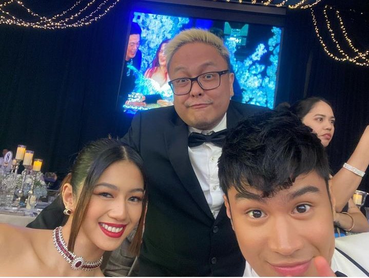 dameJeiii's tweet image. Aweee im so soft for thisss. #KaoMiah with Sir @micodelrosario. Namiss ko 'to!!

KAOMIAH EveningToRemember