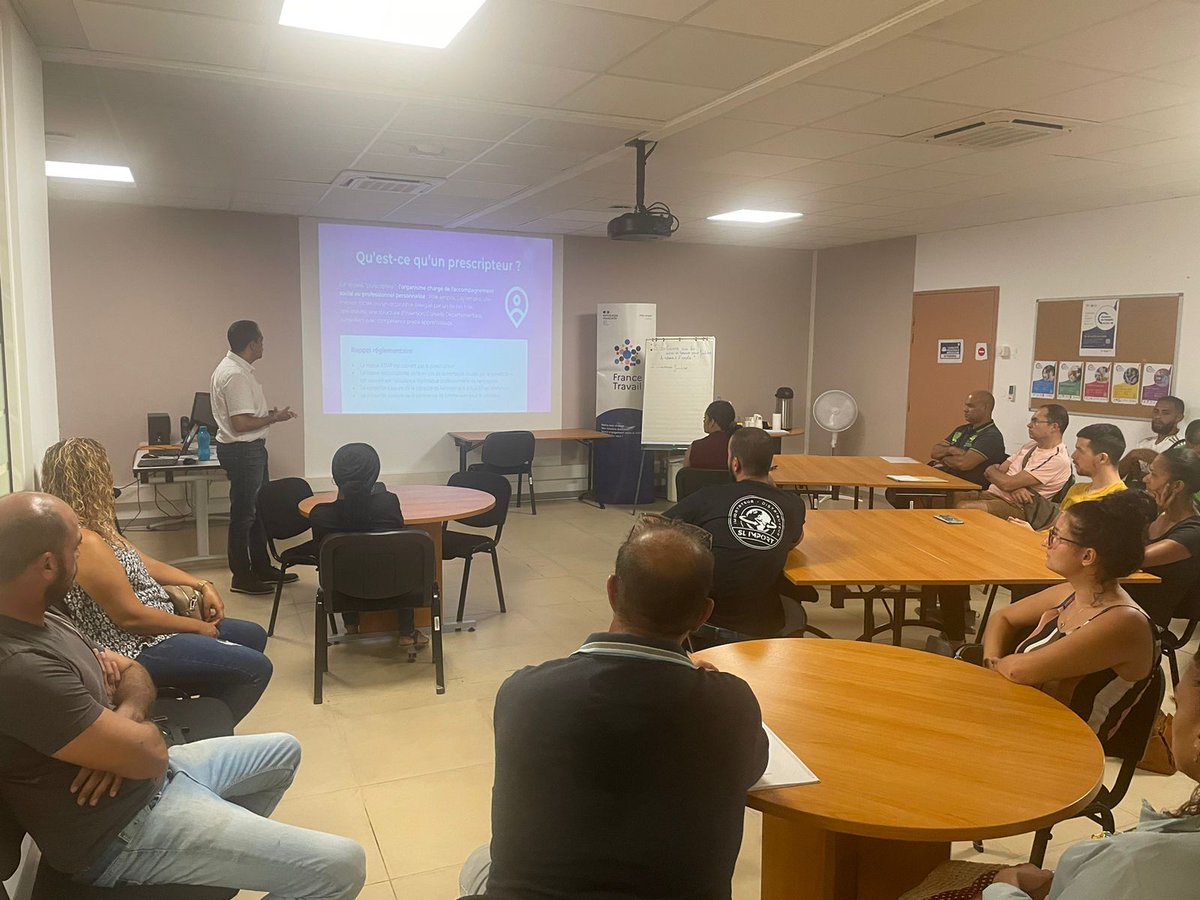 florenthurhung1's tweet photo. Aujourd'hui l'occasion pour moi de présenter l' #immersionfacilitée et l' #AFPR à 20 demandeurs d'emploi en portefeuille suivi #numerique #reprisedemploi #Laréunion #FranceTravail #OnEstLàPourVous https://t.co/fO0sZDolJ4