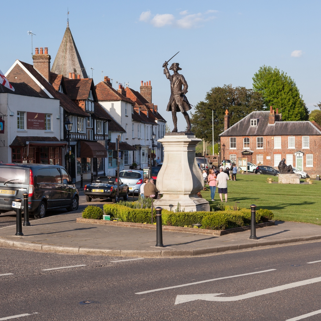 Last chance to buy - now only two remaining at Westerham Heights! 🤩 ⁠ Part of a brand new development comprising only nine houses, including luxury four & five-bedroom detached houses.⁠ Visit bit.ly/3GQDCEb for more details. #newhomes #kent #westerham #property