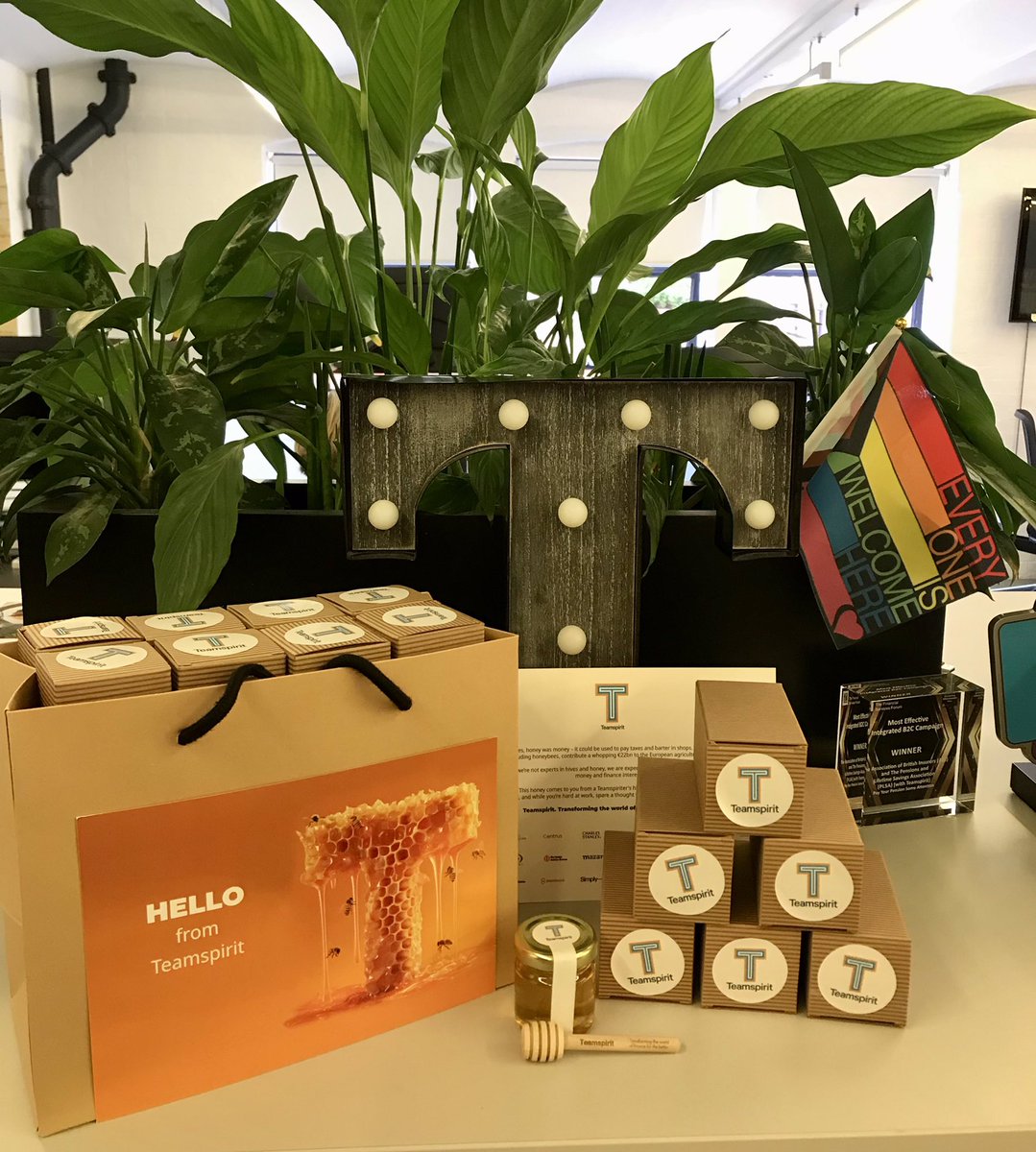 TeamspiritGroup's tweet photo. We've been buzzing around London today, delivering some sweet treats to journalists across the capital π°π― #AgencyLife #PublicRelations #DeskDrop https://t.co/rOvegF0pnb
