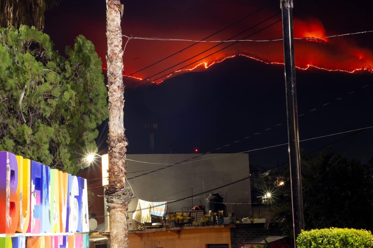 Biancauribe's tweet photo. #sos ayuda por favor, se necesita en Buenavista de Cuellar, Guerrero, se está incendiando 😩🙏🏻 https://t.co/XZcI2hMAWL