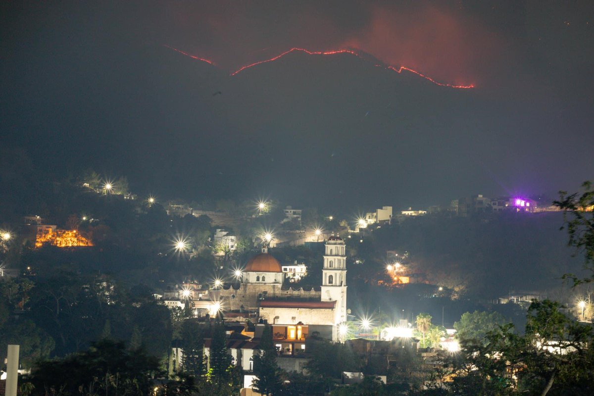 Biancauribe's tweet photo. #sos ayuda por favor, se necesita en Buenavista de Cuellar, Guerrero, se está incendiando 😩🙏🏻 https://t.co/XZcI2hMAWL