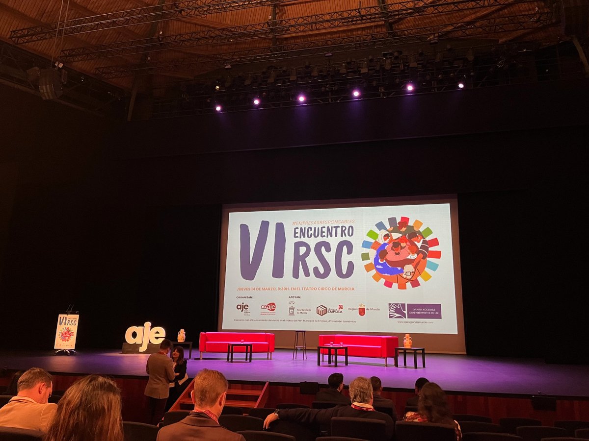 Magalia_Centro's tweet photo. ¡Gracias, AJE, por permitirnos ser parte del VI encuentro RSC! Ha sido una oportunidad increíble poder conectarnos con otras empresas y emprendedores que comparten nuestro compromiso con la responsabilidad social. #RSC #CompromisoSocial #JuntosSomosMásFuertes 💚🤝🌍 https://t.co/CulODhNwot