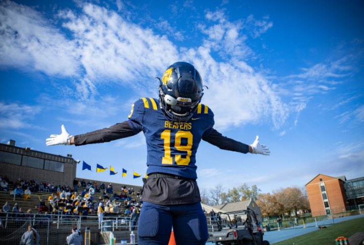 After a great talk with <a href="/CoachTXHop/">Trevor Hopkins</a> I am blessed to receive a offer from 
<a href="/BVUFootball/">Beaver Football</a> 🙏🏾
<a href="/castillo_ac/">Tonycastillo</a> <a href="/CoachJeffley/">Coach Jeffley</a>