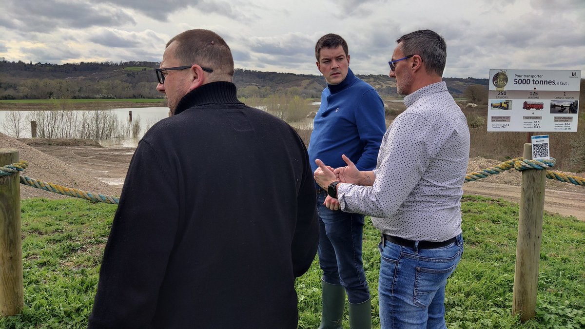 T_Houssin's tweet photo. ð Visite des carriÃĻres #Lafarge à #BerniÃĻres, #Muids et #Daubeuf, 1er site français de granulats alluvionnaires qui emploie 80 personnes sur ces 3 sites.
ðģ Discussions constructives avec les ÃĐquipes sur les dÃĐfis du secteur : gestion durable des ressources naturelles, rÃĐhabilitation des espaces, cadre de vie des habitants, difficultÃĐs du BTP et nouveaux projets.