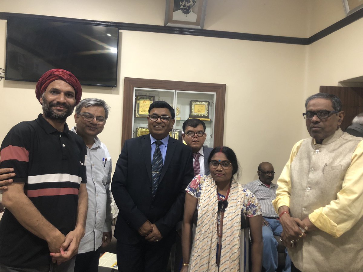 Chief postmaster General bihar 
Anil kumar <a href="/IndiaPostOffice/">India Post</a> Hed Of bihar With Ashish ji in Bihar Industries Association met and We are the first customer of Patna Sahib Division to send international goods through India Post. Congratulations to us.
<a href="/PremBhandariNYC/">Prem-Bhandari</a>