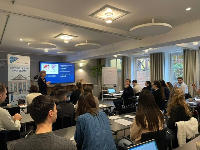 💡During these 2️⃣ days we will be learning about rare liver diseases in:
➡️children
➡️adolescents
➡️young adults and
➡️the transition throughout these stages of life.
(2/2)

Interested in joining next year's Academy❓
Follow us on Twitter or LinkedIn@RDB48860349