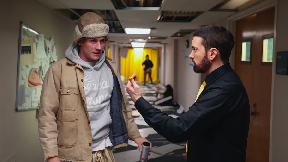 Eminem's tweet photo. "And that's why I'm back with @_ColeBennett_" #DOOMSDAY2 @LyricaLemonade #allisyellow ���: Jeremy Deputat https://t.co/aTTSd1n5kk