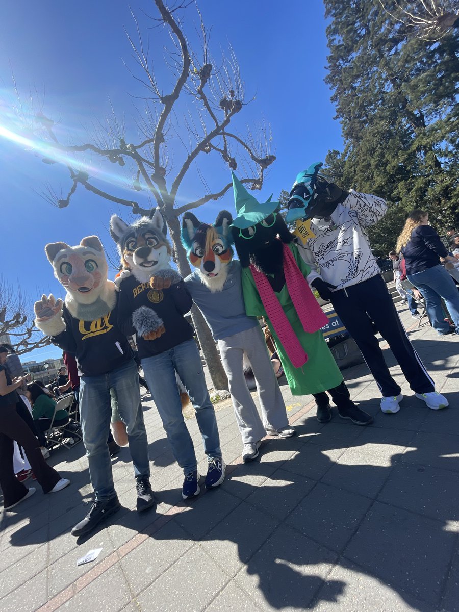 #FurriesatBerkeley Brightest Blue and Gold Memories are made tabling on Sproul Plaza! Support us in #CalBigGive !!