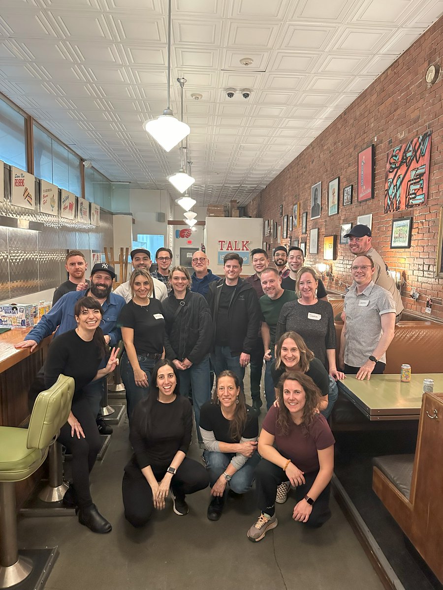 EIC had a great time volunteering this week along w/the <a href="/HXBIA/">Hastings Crossing BIA</a> at the #PlentyofPlates gathering hosted by <a href="/abetterlifevan/">A Better Life Foundation</a> at Save-On-Meats. We served 70+ three course meals for #DTES community members to enjoy in a safe &amp; welcoming restaurant environment!👩‍🍳🍲♨️🫶