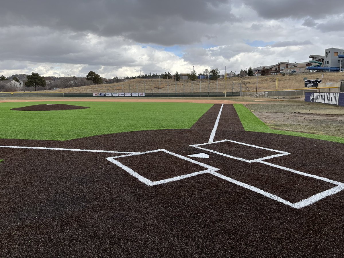 Go_Turf's tweet photo. We finished Douglas County High School’s infield just in time for this giant snow storm! 😂 We hope once all this snow melts away the team will enjoy their field and make plenty of memories on it! ⚾️ #artificialturfinstallation #coloradoturf #baseballfieldturf #douglascountyturf https://t.co/pVWdZvKOFP